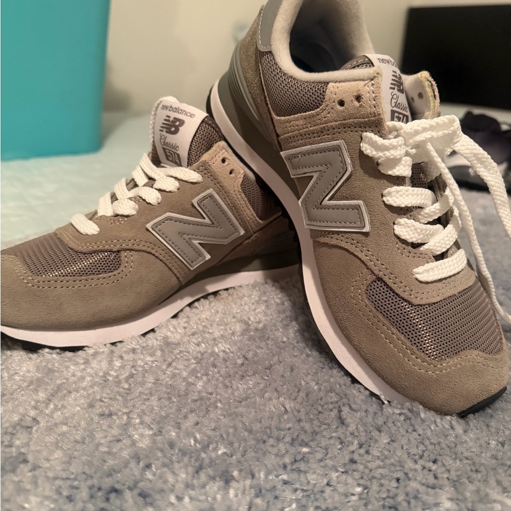 New Balance 574 with Cream and Navy Accents